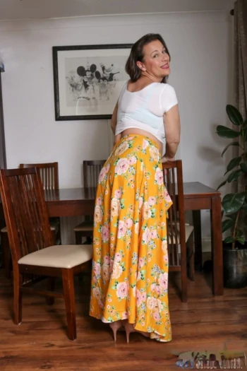 Порнозвезда Eva Jayne